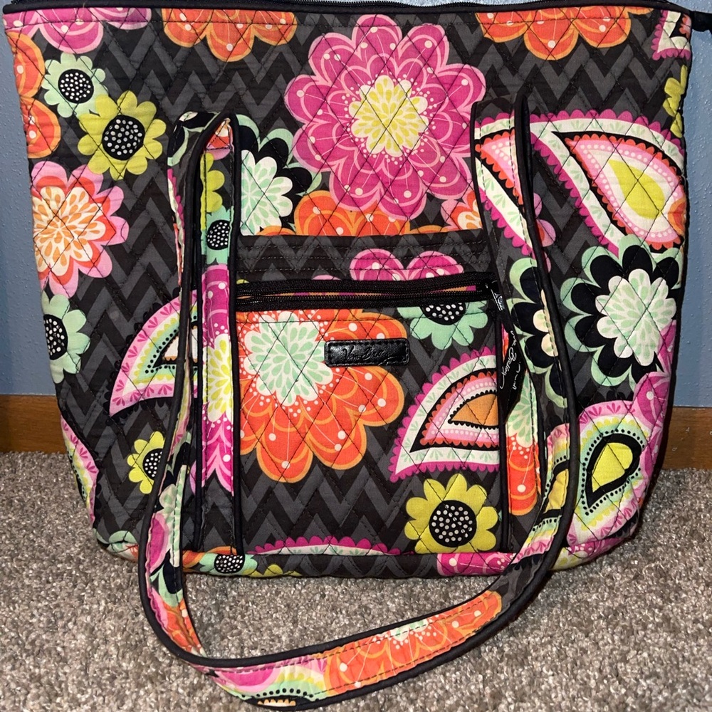 Vera Bradley shoulder bag.